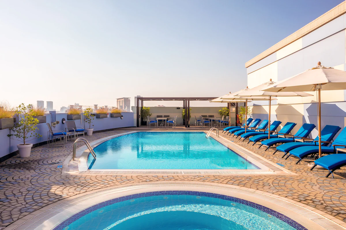 استخر هتل کورال دبی دیره